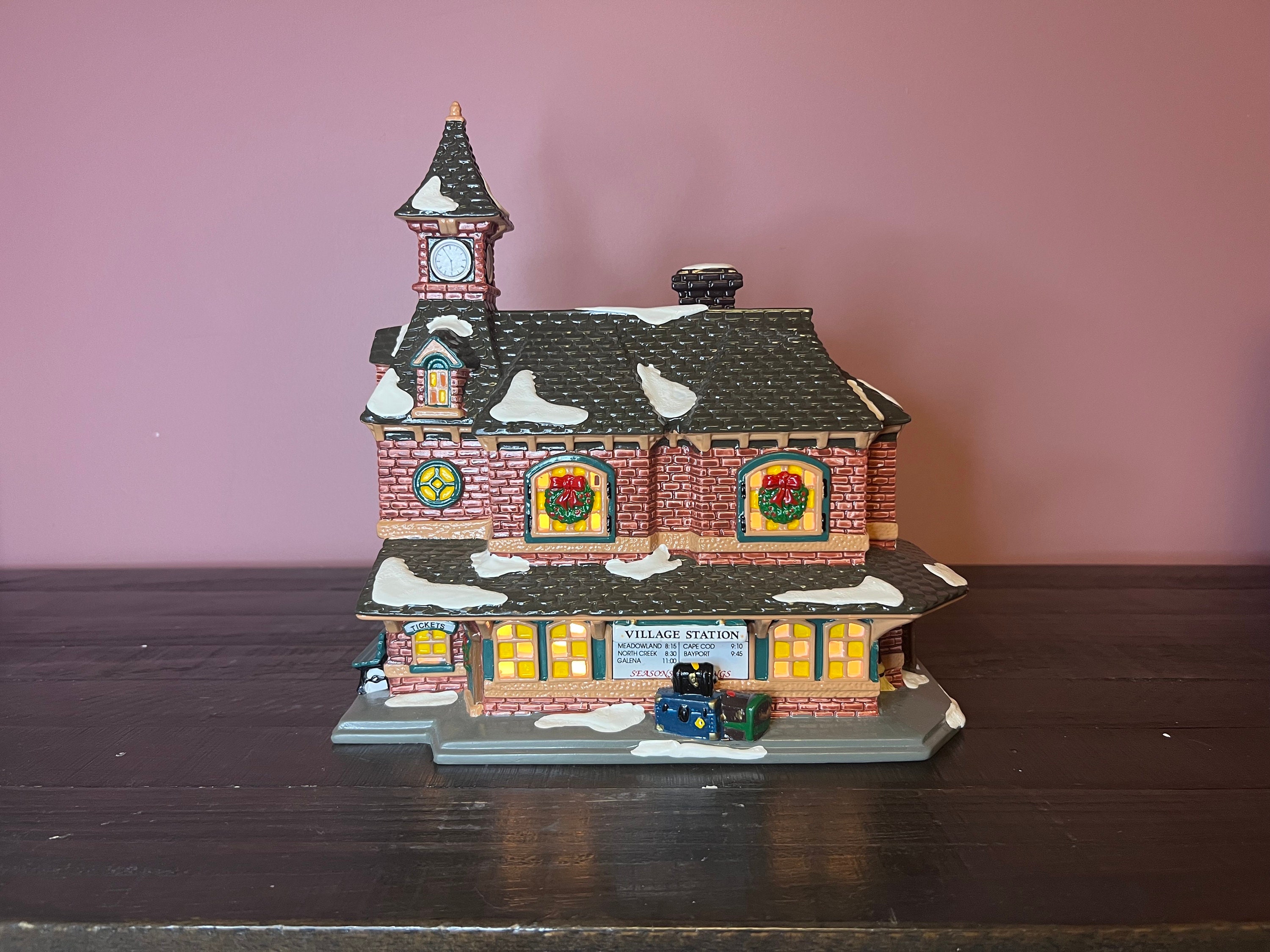 Dept 56: Village Station - 5438-0; Snow Village Series, Department 56 RETIRED- Vintage Christmas Village Lighted House Christmas Scene