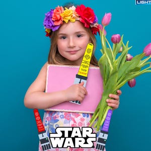 Starwars Lichtschwert Einladung aus dem Griff ziehen Star Wars Geburtstag Lichtschwert StarWars Party DIY Bunt Lichtschwert Star Wars Karte