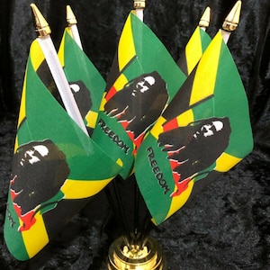 Bob Marley Jamaica Freedom Various Flags Bunting Office Desk Table Flag Displays With Gold Base Scunchie