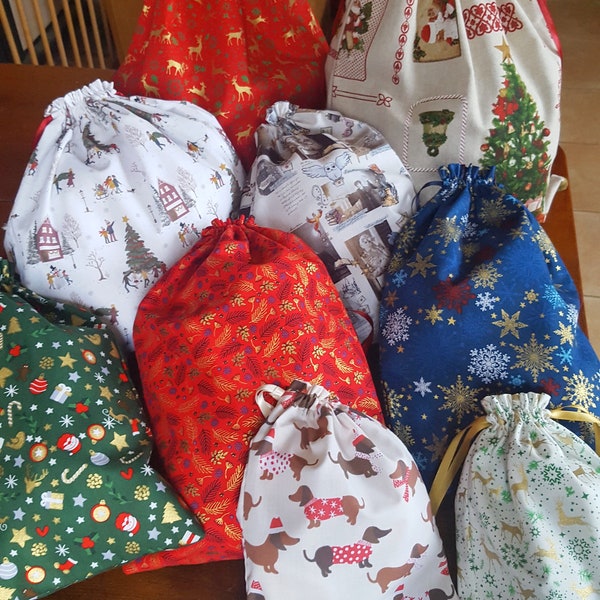 Sac cadeau Noël en tissu zéro déchet, emballage cadeau écologique, pochon tissu réutilisable, sac cadeau pour les fêtes, tissu Noël