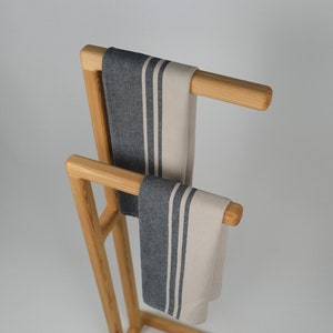 Fiona towel rack - handmade in South Tyrol - oak or larch wood