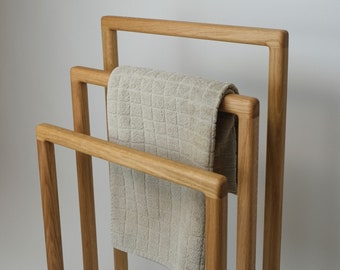 Handtuchhalter Luis aus Eiche, Nuss oder Lärche - handgefertigt - Kurze Variante 45cm - Ablage für Kleider - Kleiderständer - Badezimmer