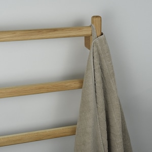 Porte-serviettes Elisa en bois de chêne NOUVEAU Version longue fabriqué à la main au Tyrol du Sud image 4