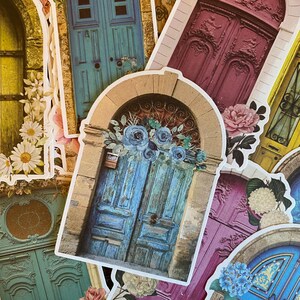 Ensemble pour porte en papier cartonné | Portes aspect vintage | Scrapbooking | Journaux indésirables | Technique mixte | Collage |