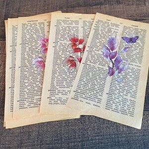 pages de dictionnaire des synonymes vintages avec autocollants floraux ou feuilles | Scrapbooking | Journaux indésirables | Fabrication de cartes | Éphémères vintage | Fleurs/feuilles éphémères