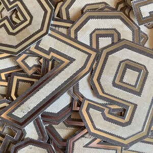 Plus de 50 numéros de style vintage pour Scrapbooking, 0-9, argent en relief | Journaux indésirables | Éphémères d'anniversaire | Numéro Ephémère | Technique mixte | Fabrication de cartes