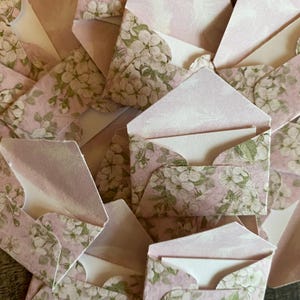 Petites enveloppes et cartes - Fleurs printanières | Journal indésirable | Scrapbooking | Fée des dents | Notes d'encouragement | Cartes de correspondance | Cartes-cadeaux