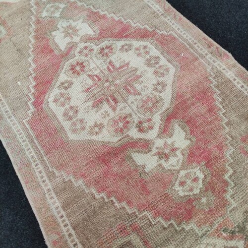 1.73 x 3.21 ft / Oushak Rug / Turkish Rug /Vintage Rug/ Small Turkish Rug / Small Oriental Rug / shops Small Oushak Rug / Small Rug / Door mat/111