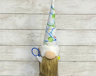 Gnomo Da Giardino Con Tennis – 19 Cm, In Resina, Colorato, Resistente Al Gelo, Seduto, Regalo Simpatico