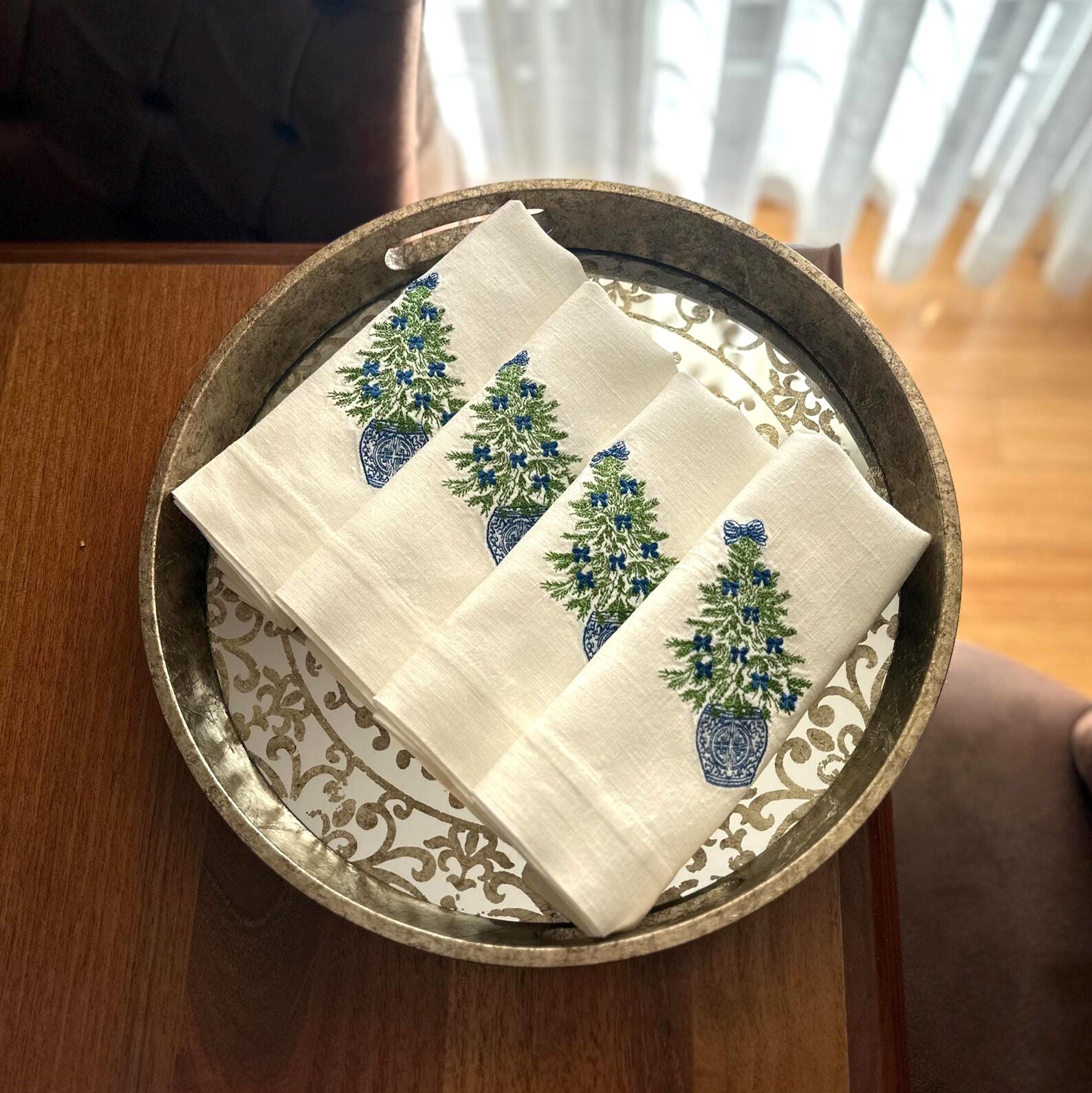 Chinoiserie Christmas Tree Linen Napkins – Embroidered Holiday Table Decor & Hostess Gift