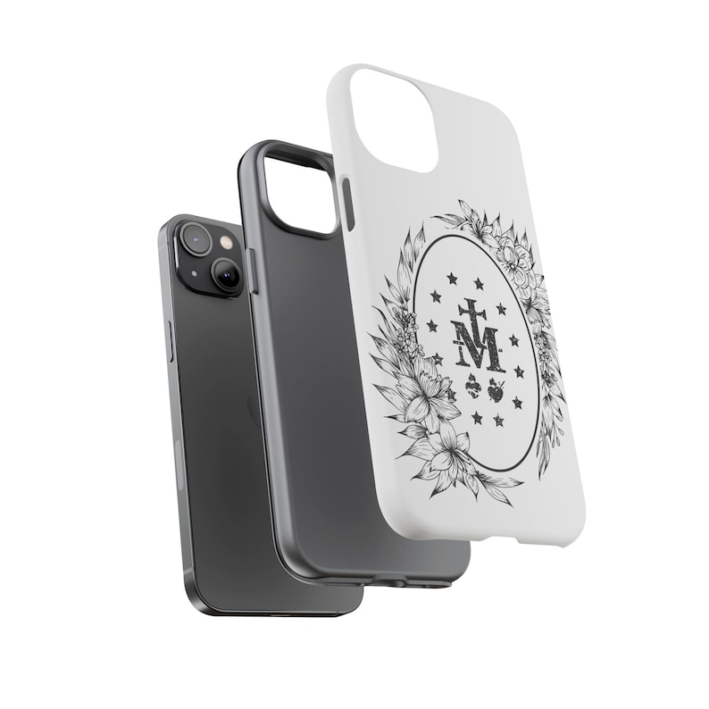 K&ouml;nnte beinhalten: Eine wei&szlig;e iPhone-H&uuml;lle mit einem schwarz-wei&szlig;en Blumendesign, das die Wundermedaille zeigt. Die Medaille zeigt eine Darstellung der Jungfrau Maria mit einem Kreuz und den Buchstaben "M" und "A".