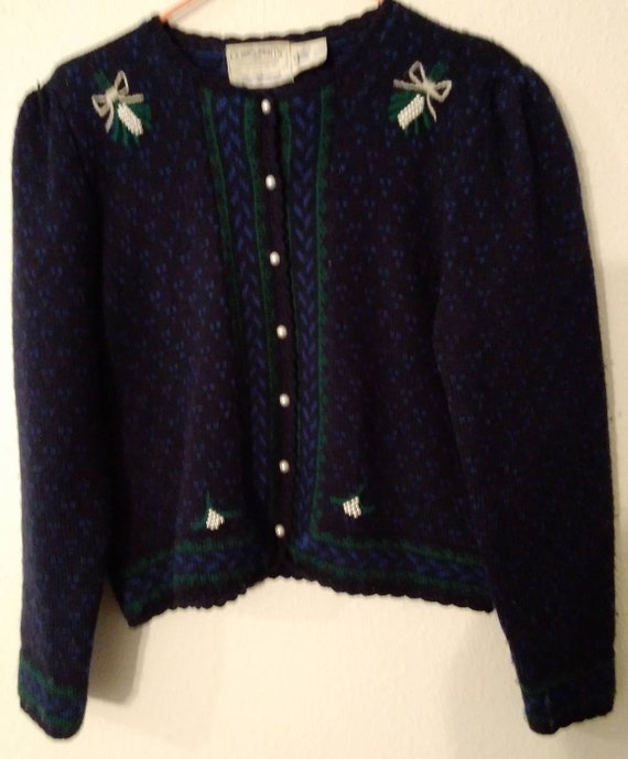 Woman's vintage 80s cardigan sweater Components by