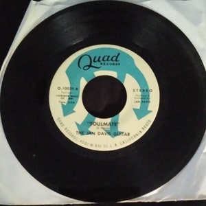 The Jan Davis Guitar - Hot Sauce and Soulmate 7 inch 45rpm 1974 on Quad records Q 10039