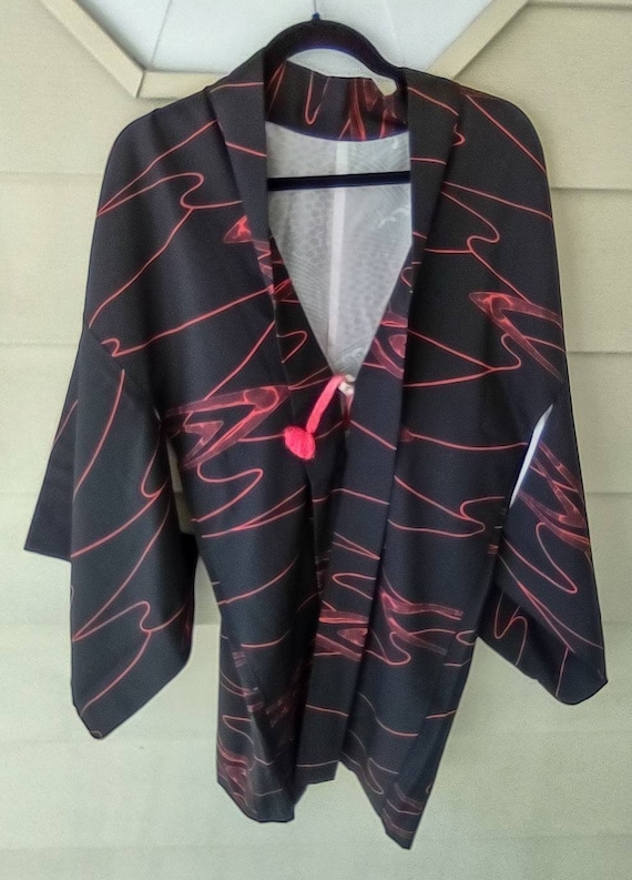 Vintage Japanese black with red pattern short silk