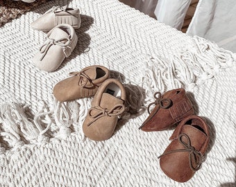 Baby Moccasins, Baby Shoes, Neutral Baby Shoes, Baby Booties, Fringe Baby Shoes, Newborn Shoes, Gender Neutral, Unisex