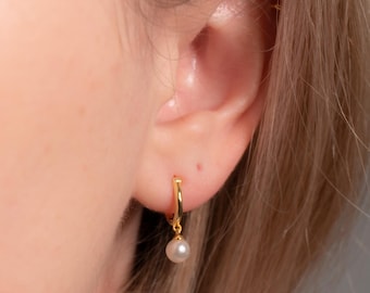 Zilveren oorringen met parels-kleine oorringen-miniatuuroorbellen-eenvoudige pareldruppeloorbellen-huggie-cadeau voor haar-zilver-EAR6