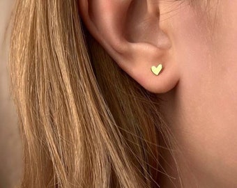 Heart Studs-Sterling Silver 925-Gold studs -Minimalistic earrings-Heart-Minimal-18k Vermeil Gold Studs  Tiny Heart Earrings - Dainty Jewerly