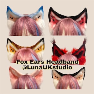 Könnte beinhalten: Eine Auswahl an Fuchsohr-Haarbändern in verschiedenen Farben, darunter Blau, Schwarz, Rot und Beige. Jedes Haarband hat ein flauschiges, strukturiertes Design mit Sternakzenten. Der Text "Fox Ears Headband @LunaUKstudio" ist zu sehen.