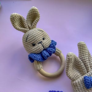 Baby-Dusche-Geschenk-Set Hase Rassel Spielzeug Häkeln Tier Rassel hölzernes sensorisches Spielzeug Neugeborenen Geschenk Andenken ersten Geburtstag Ostern Geschenk-Set