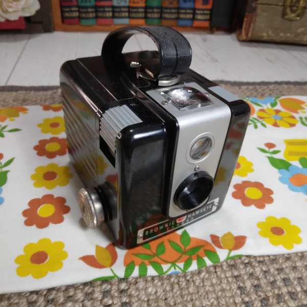 1950’s Kodak Brownie Hawkeye Camera Flash Model | Vintage Kodak 620 Film Camera