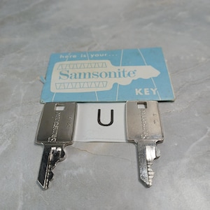 Vintage Pair of Samsonite 70-S Luggage Keys with Original Envelope   [ U ]