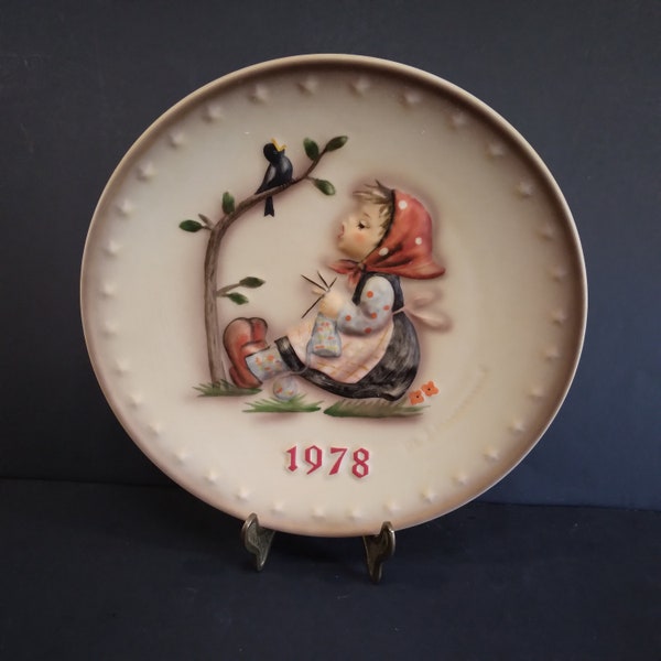 1978 Annual Hummel Plate in Bas-Relief | Happy Pastime 7.25" Collector Plate | M.I. Hummel Hum 271 | Goebel - Rodental Germany