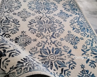 Modern Abstract Ivory Rug, Blue Texture New Zealand Wool Area Rug