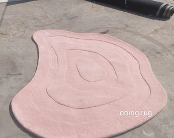 Hand-tufted Irregular Shape Wool Rug – Soft Pink Designer Area Carpet