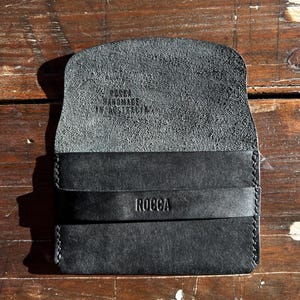 Cartera de cuero hecha a mano