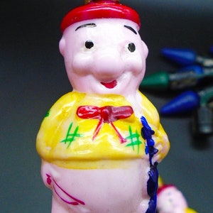 Disney&#39;s Pig playing fiddle Milkglass Christmas light c-6