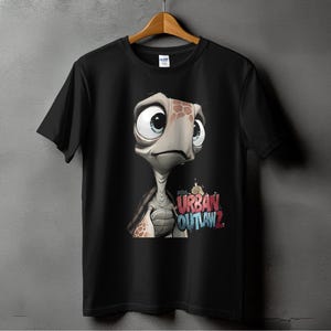 Cartoon schildpad T-shirt, Urban Outlawz T-shirt, uniek dierontwerp, cadeau voor schildpadliefhebbers, tekenkunst shirt, expressieve streetwear