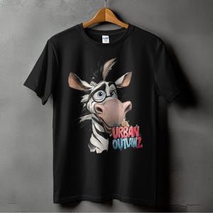 T-shirt cartoon zebra, T-shirt Urban Outlawz, shirt grappige dieren, cadeau geeky zebra, Roclla Media Art, trendy graphic T-shirt, dierenliefhebber aanwezig