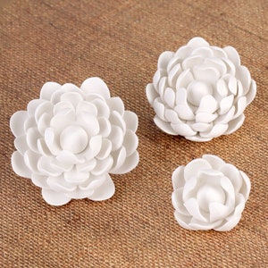 Lotus Sugar Flower Cake Topper | Gum Paste Flower for Cake Decorating Wedding Cake, Birthday Cake, Anniversary Cakes - 3 Lotus/box
