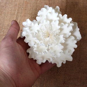 White Garden Peony Sugar Flower Cake Topper | 4.5 inch Gum Paste Flower for Cake Decorating Wedding Cakes, Birthday Cake, Anniversary Cake