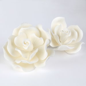 White Rose Sugar Flower Cake Topper | Full Bloom Rose Gum Paste Flower for Cake Decorating Wedding Cakes, Birthday Cakes, Anniversary Cakes