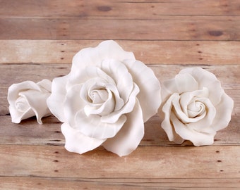 White Rose Sugar Flower Cake Topper | Assorted Size Gum Paste Flower for Cake Decorating Wedding Cakes & Birthday Cakes