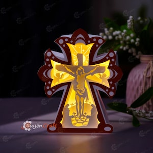 Jésus sur la croix Shadow Box PDF, SVG pour projets Cricut, ScanNcut, Cameo4 - DIY Lightbox lanterne en croix, gabarit en papier découpé pour décoration de Pâques