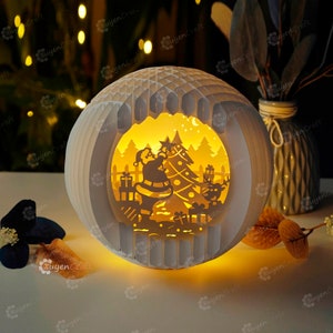 3D SVG Vorlagen, die Weihnachtsmann mit Baumkugel Pop Up für Frohe Weihnachten Shadow Box, Globe Pop Up Karte, DIY Weihnachtsgeschenk erstellen