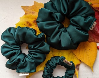 Waldgrün Satin Scrunchie