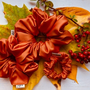 Scrunchie Satin Pumpkin