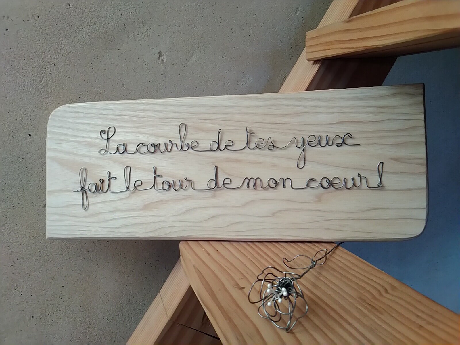 La Courbe de Tes Yeux Fait Le Tour Mon Coeur