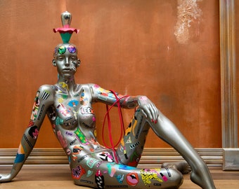 Décoration de lampe mannequin faite sur mesure avec un style artistique abstrait