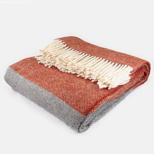 100% sheep wool blanket in orange rust. Blue wool plaid. High quality wool sofa throw in beige. Cozy natural bed blanket in pistachio
