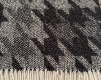 Luxury wool blanket in gray. Green wool plaid. High quality wool sofa throw in grey. Cozy 100% natural bed blanket in green