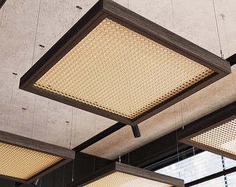 Rattan Deckenplatte mit Holzrahmen - Warmes zeitgenössisches Innendesign