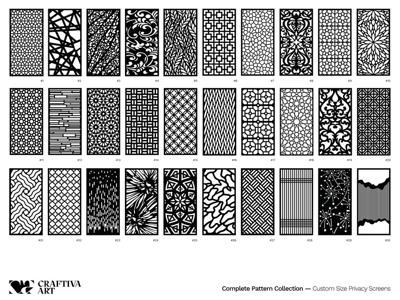 Pu&ograve; includere: Una collezione di trenta schermi per la privacy in bianco e nero con vari motivi geometrici e organici. Gli schermi sono rettangolari e presentano disegni come forme floreali, a griglia e astratte. Il logo e il testo di Craftiva Art sono in basso.