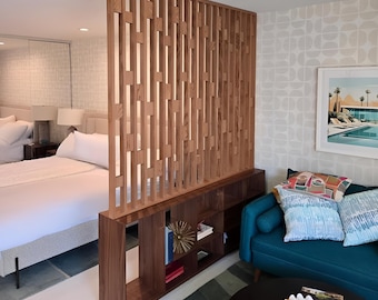 Custom Red Oak Wood Slat Room Divider: Modern Partition Panel