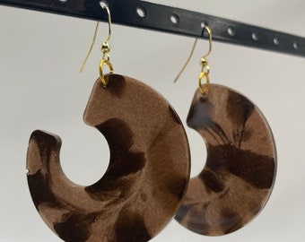 Marbled Brown Geometric Dangly Earrings