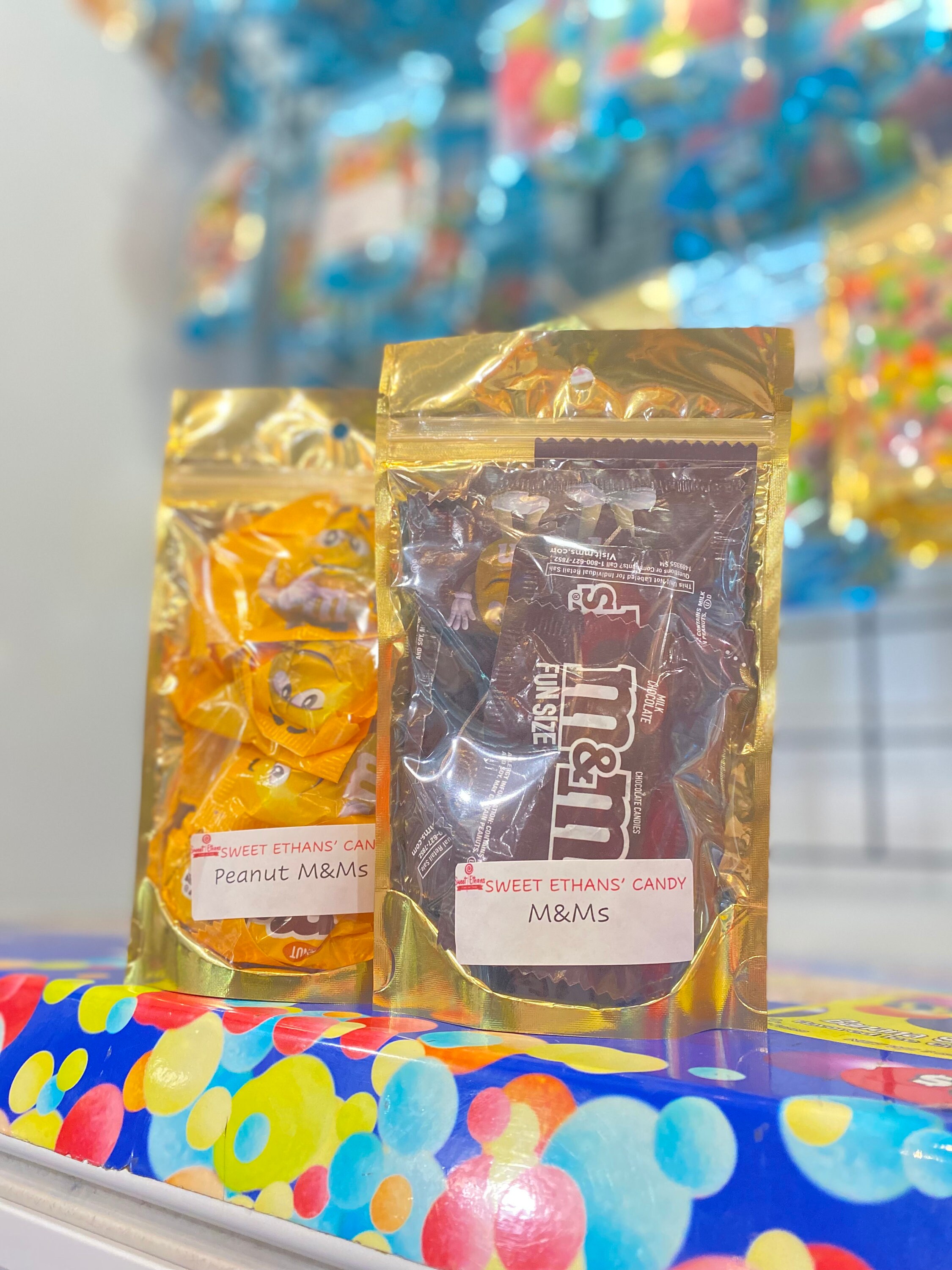 M&M'S Peanut Milk Chocolate Fun Size Candy Bag, 10.57 oz - Harris