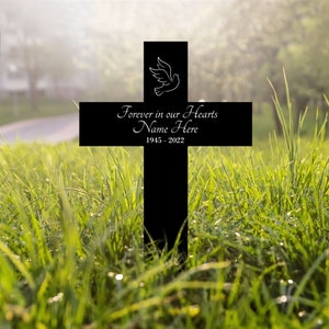 Personalized Memorial Cross Metal, Forever in Our Hearts, Loss of Loved One Condolence Gift, Custom Grave Marker, Custom Memorial Stake Bild 5